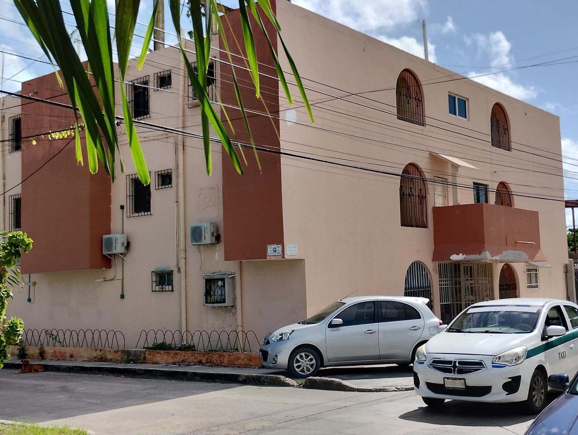 Casa De Huespedes Los Santos Канкун Екстериор снимка